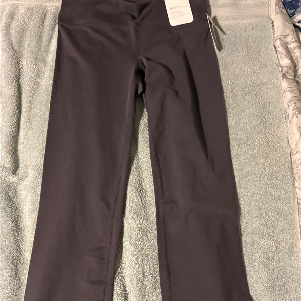 GapBody Straight-Leg Pull-On Pants in Black